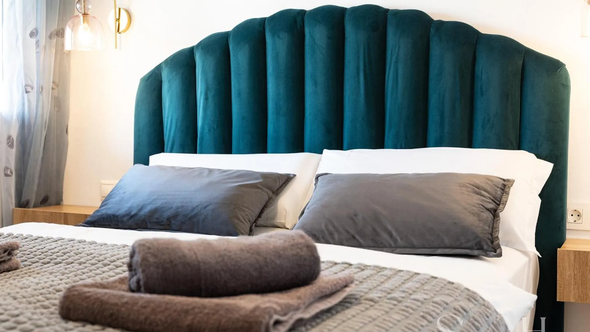 First Line , Cosy And Comfortable + Swimming Pool Torremolinos Apartment